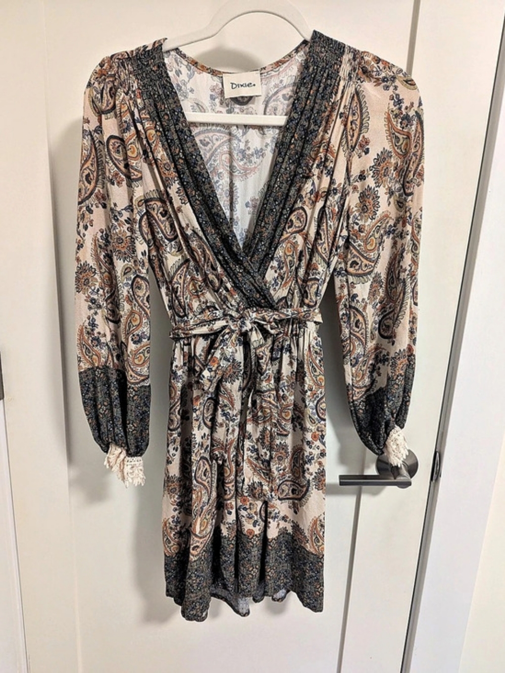 Dixie Paisley Mini Dress in Tan & Blue Size Small Like New
